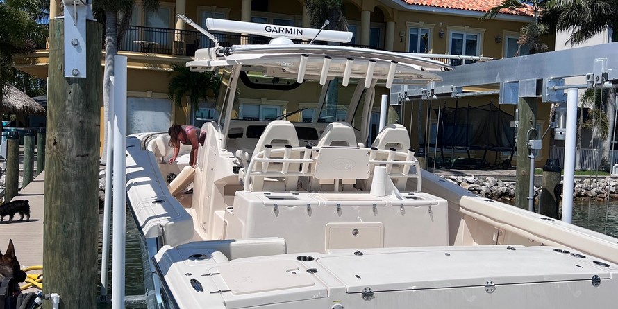 Grady-White Canyon 376