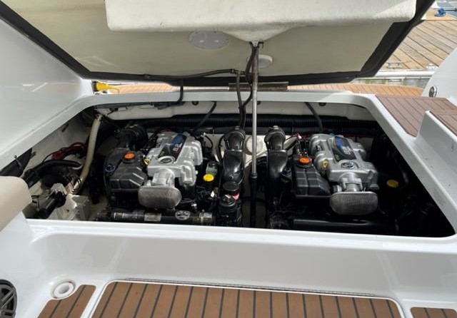 Formula 350 Sun Sport