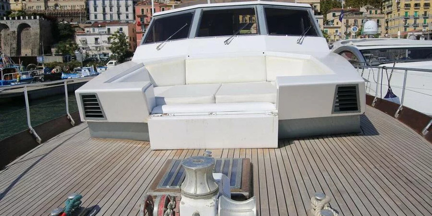 60 x 16 tri-toon passenger vessel