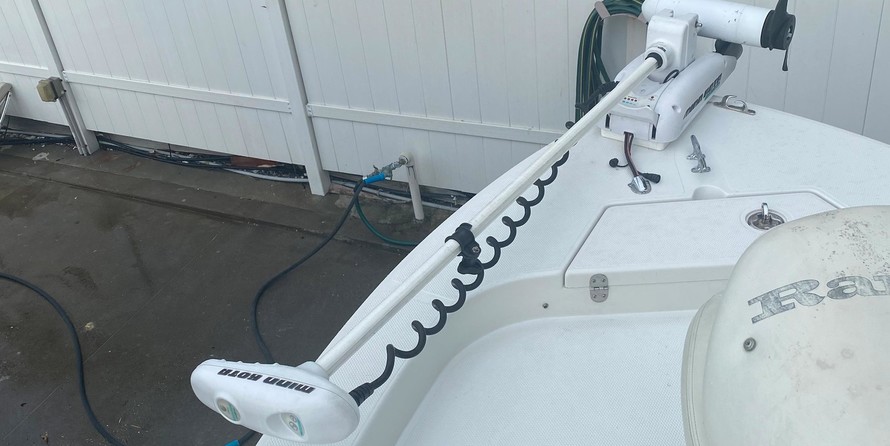 Ranger boats 2400 bay