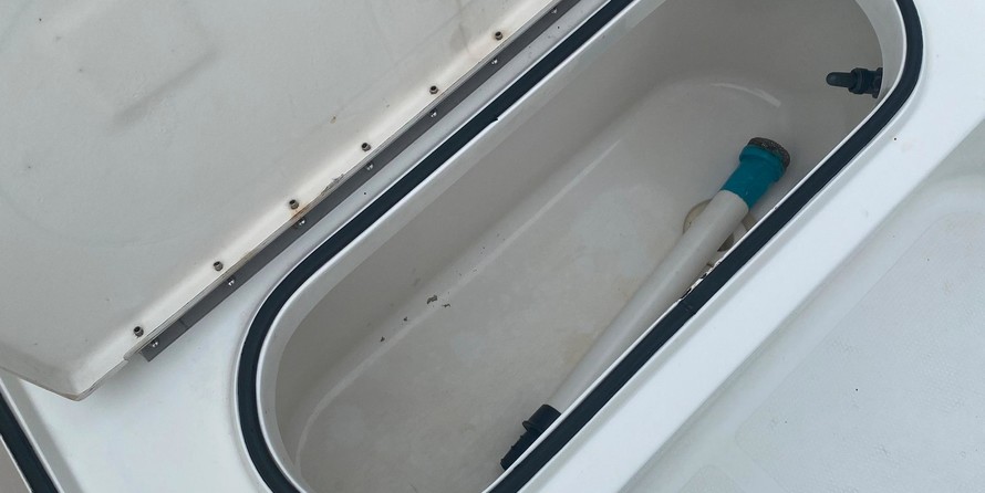 Ranger boats 2400 bay