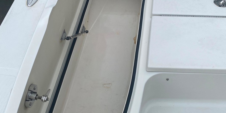 Ranger boats 2400 bay