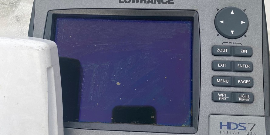 Ranger boats 2400 bay