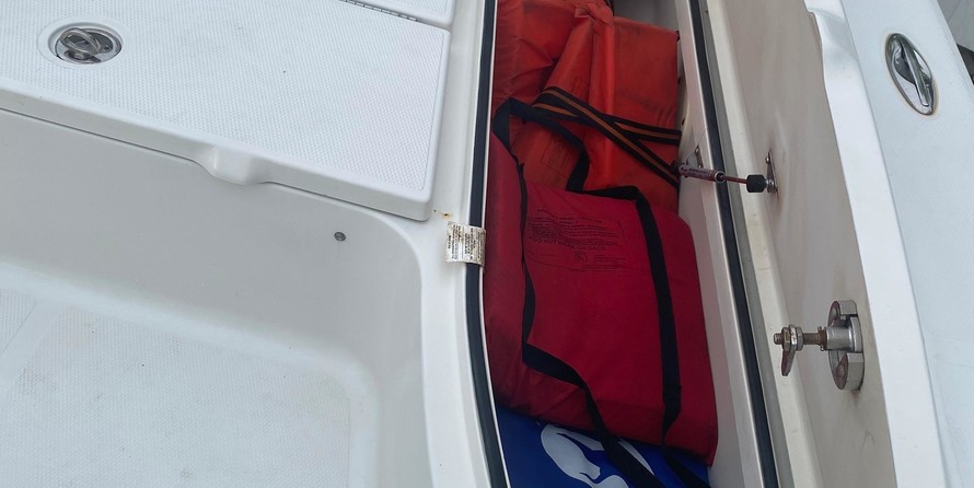 Ranger boats 2400 bay