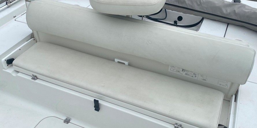 Ranger boats 2400 bay