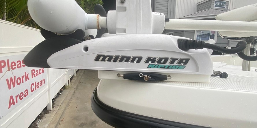 Ranger boats 2400 bay