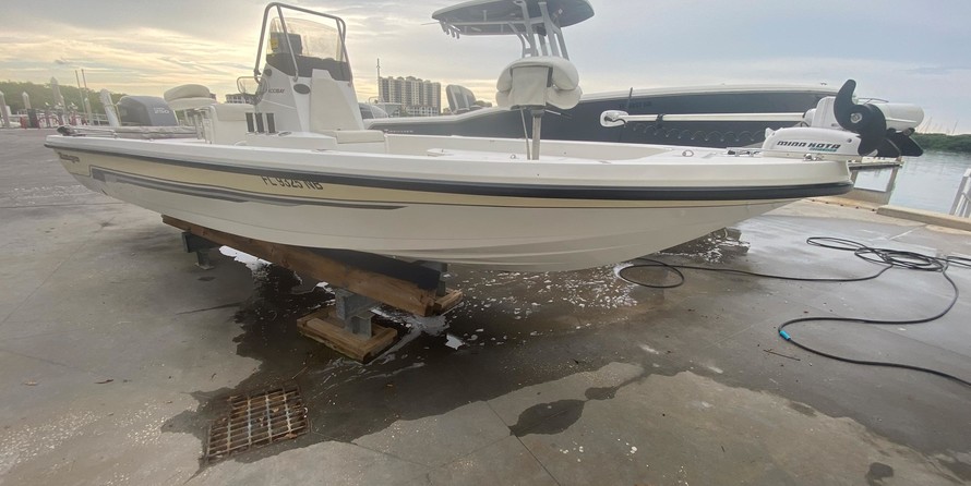 Ranger boats 2400 bay
