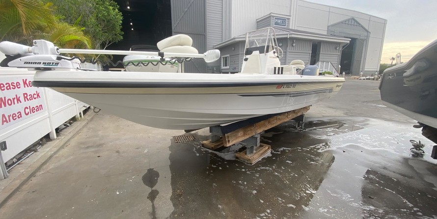 Ranger boats 2400 bay