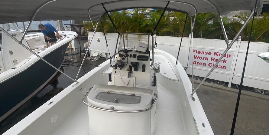 Ranger boats 2400 bay