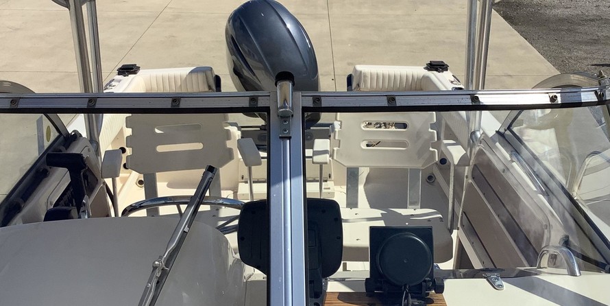 Grady-White Adventure 208