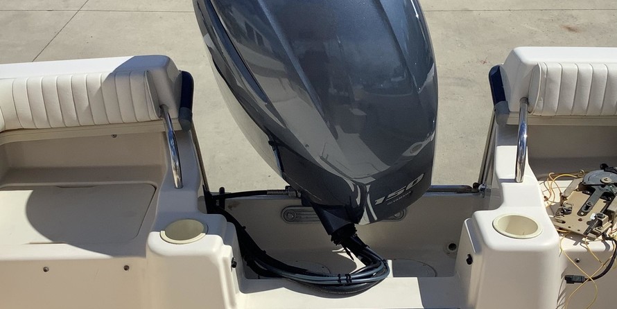 Grady-White Adventure 208