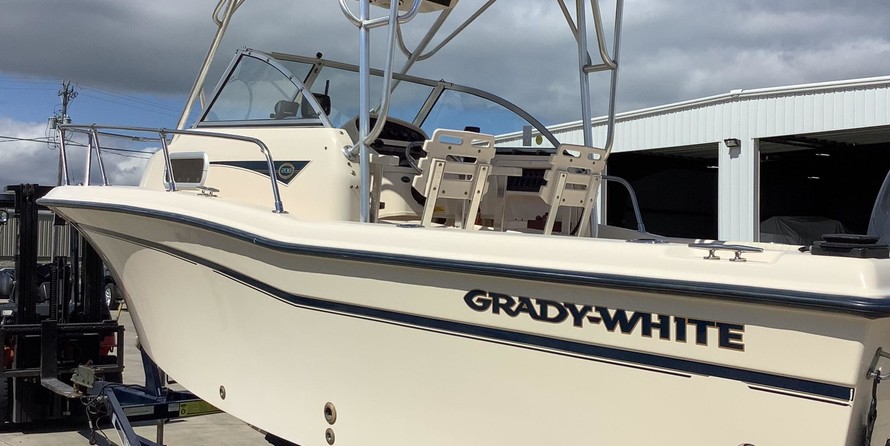 Grady-White Adventure 208