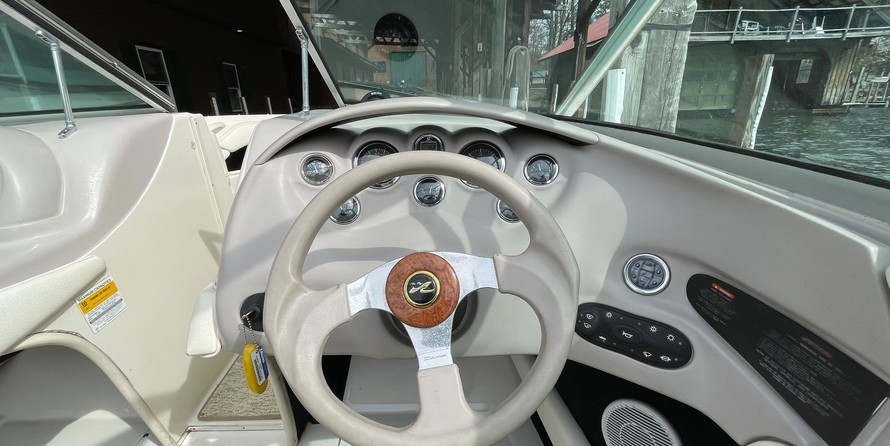 Sea ray 260 bow rider select