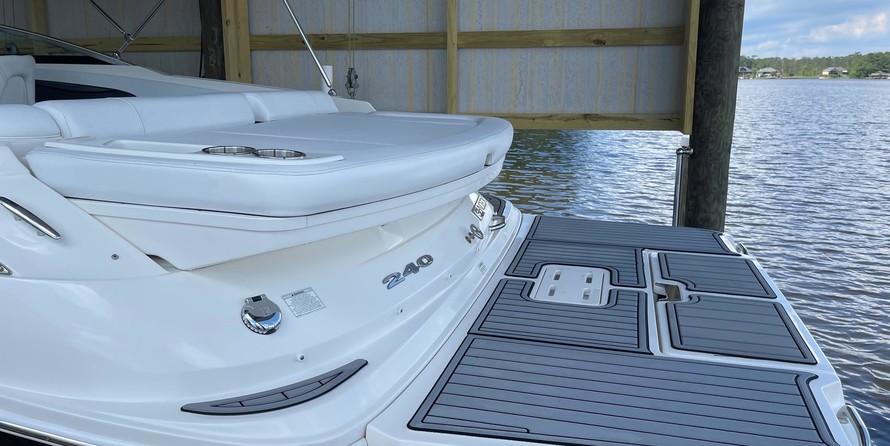 Sea Ray 240 Sundeck