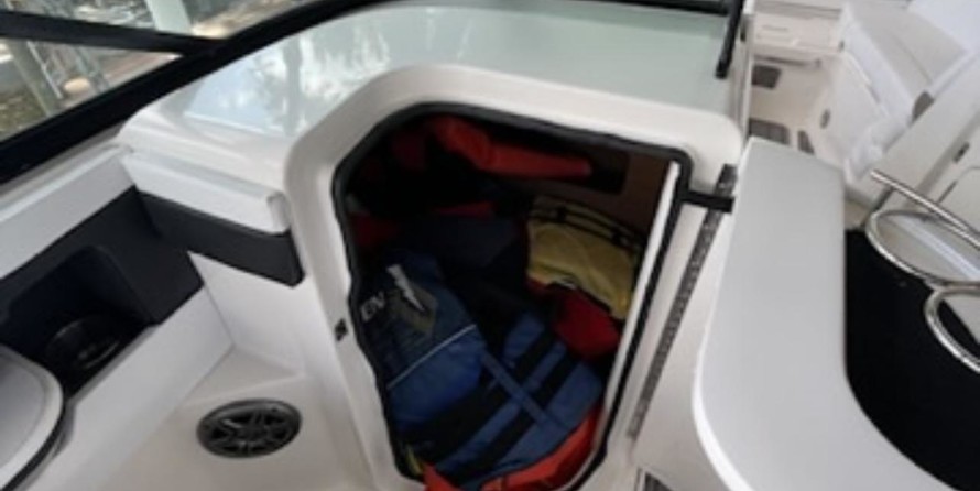 Sea Ray 240 Sundeck