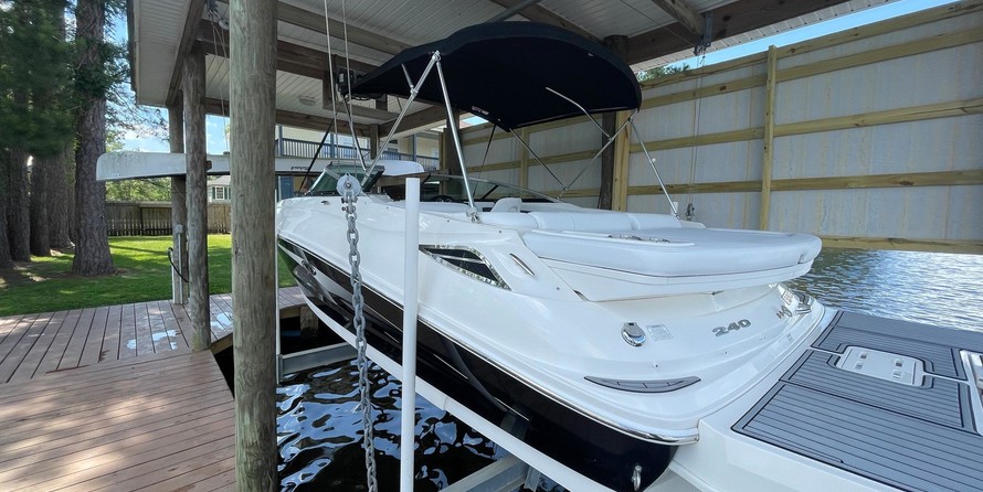 Sea Ray 240 Sundeck