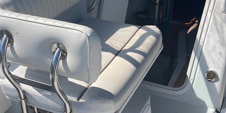 Glacier bay isle runner blue hull 2670