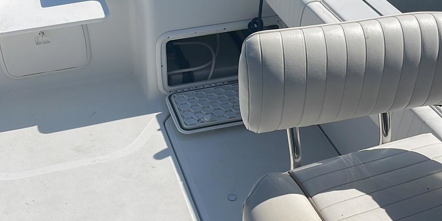 Glacier bay isle runner blue hull 2670