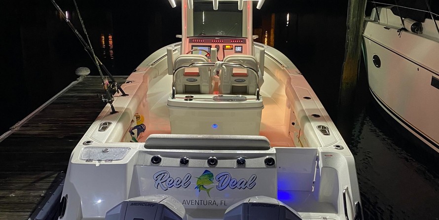 Boston Whaler 250 Outrage