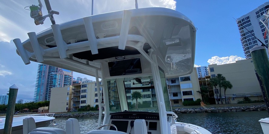 Boston Whaler 250 Outrage