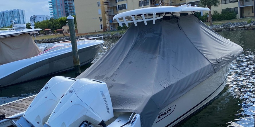Boston Whaler 250 Outrage