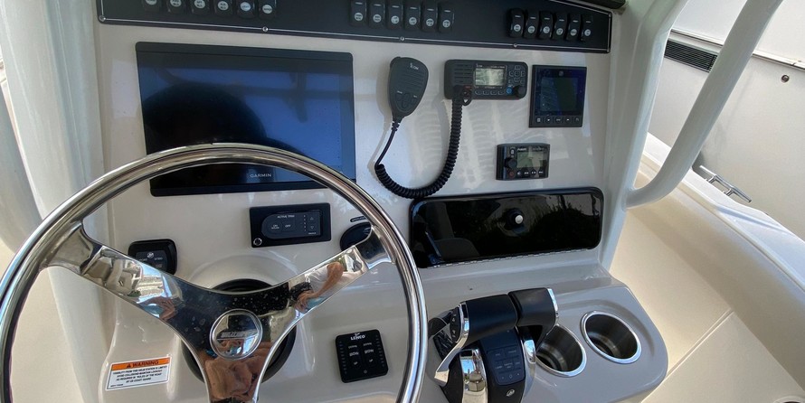 Boston Whaler 250 Outrage