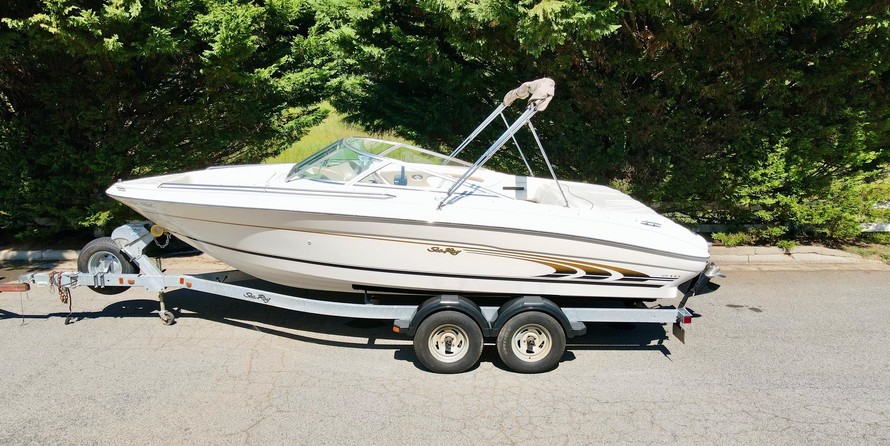 Sea ray 260 bow rider select