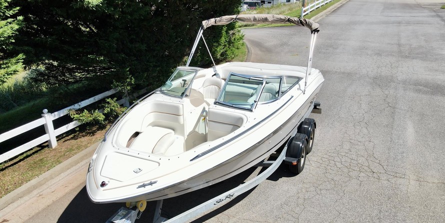 Sea ray 260 bow rider select
