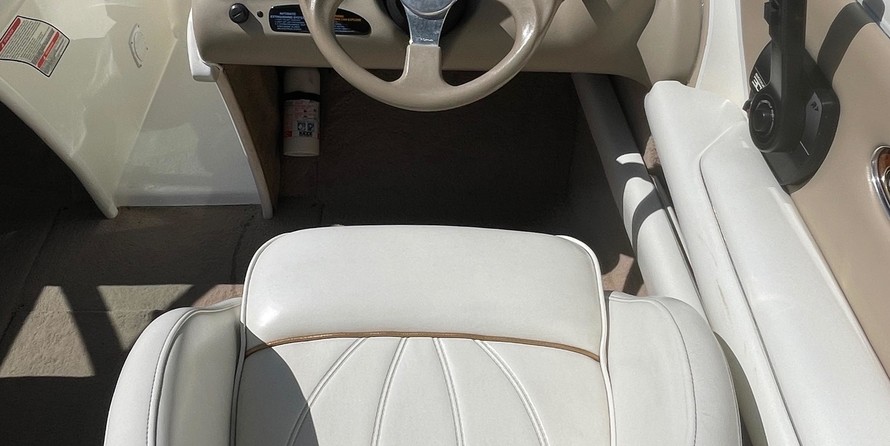 Sea ray 260 bow rider select