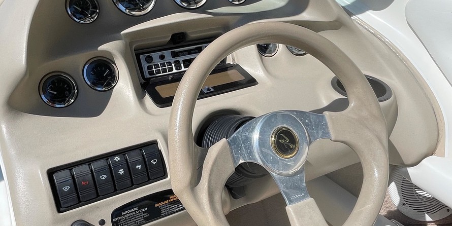 Sea ray 260 bow rider select