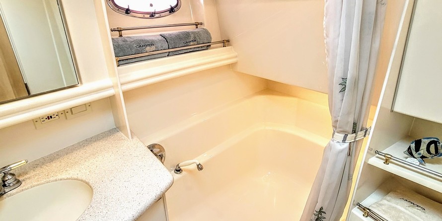 Carver 41 Cockpit Motor Yacht