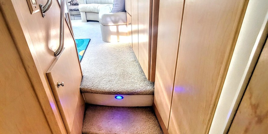 Carver 41 Cockpit Motor Yacht