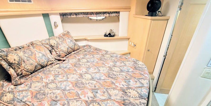 Carver 41 Cockpit Motor Yacht