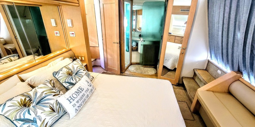 Carver 41 Cockpit Motor Yacht