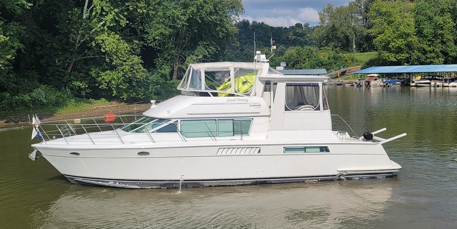 Carver 41 Cockpit Motor Yacht