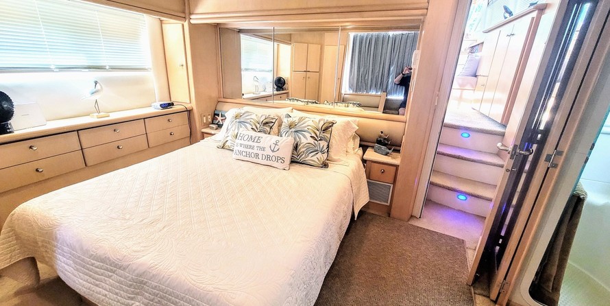 Carver 41 Cockpit Motor Yacht