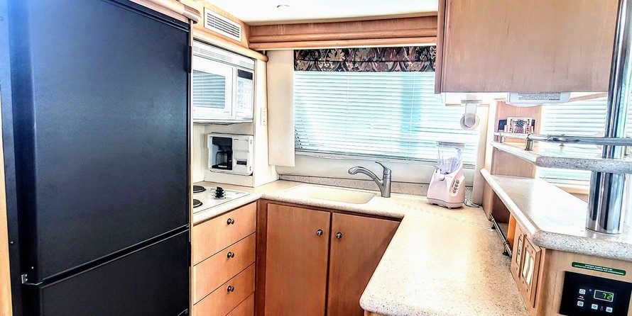 Carver 41 Cockpit Motor Yacht