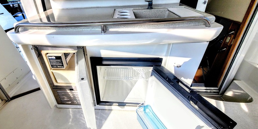 Carver 41 Cockpit Motor Yacht