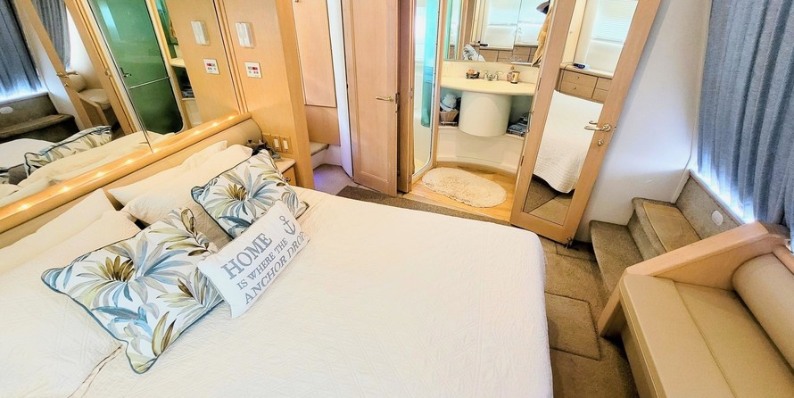 Carver 41 Cockpit Motor Yacht