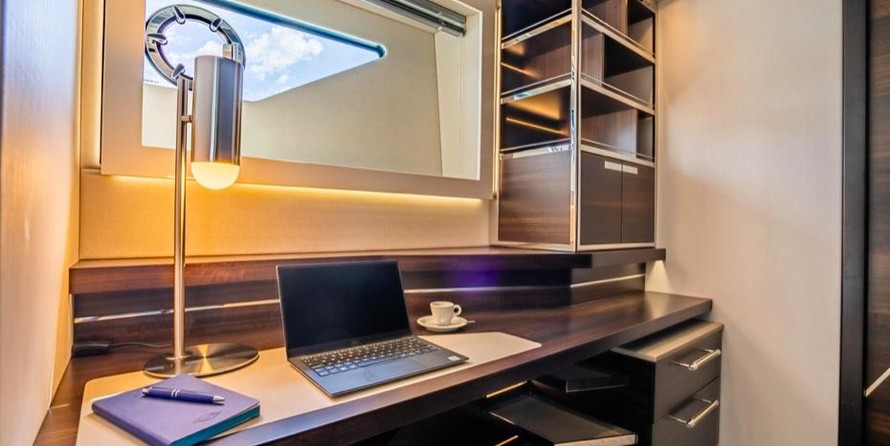 Sunseeker 65 SPORT YACHT