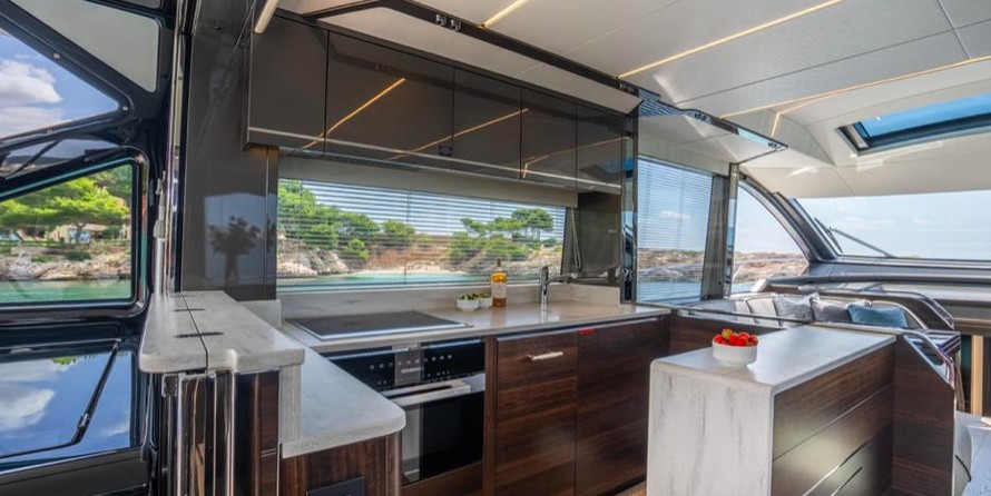 Sunseeker 65 SPORT YACHT