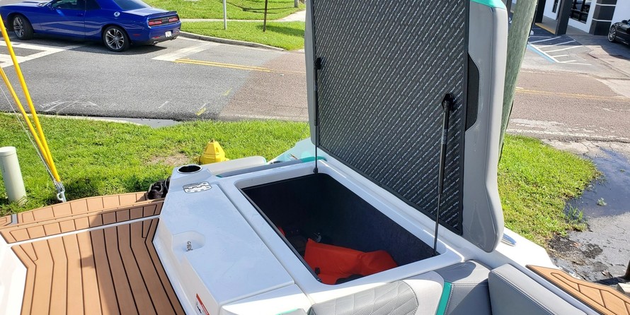 Super Air Nautique G23