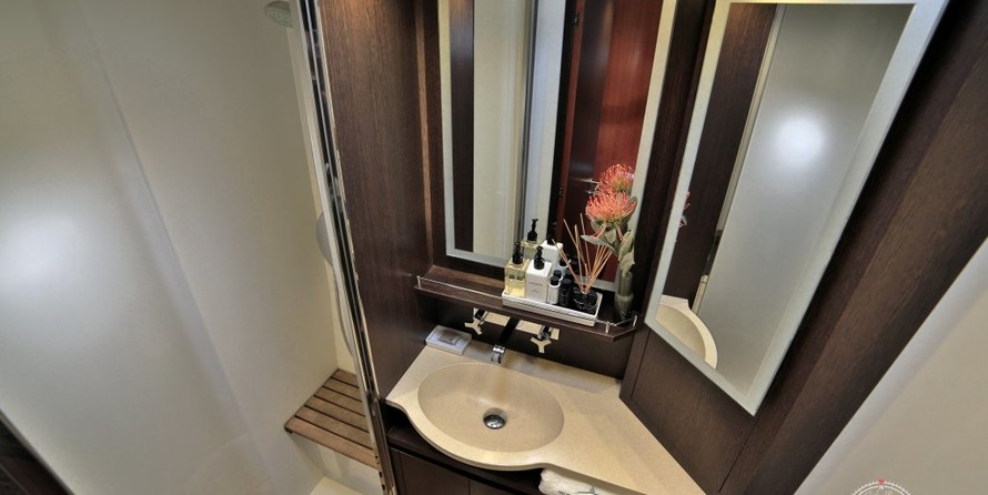 Fountaine Pajot Galathea 65