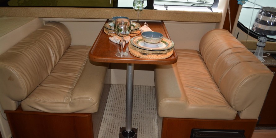Meridian 381 Sedan