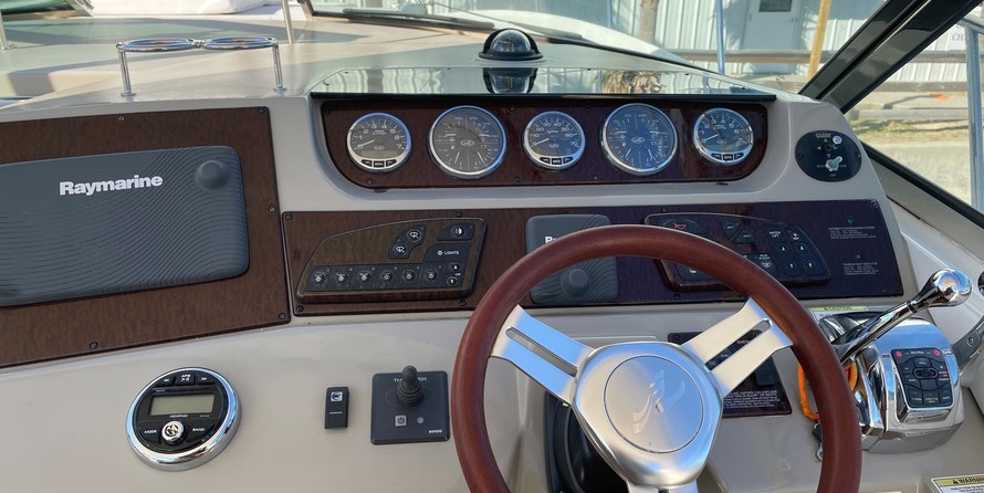 Sea Ray 370 Sundancer