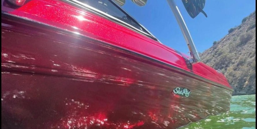 Sea ray 230 signature bowrider