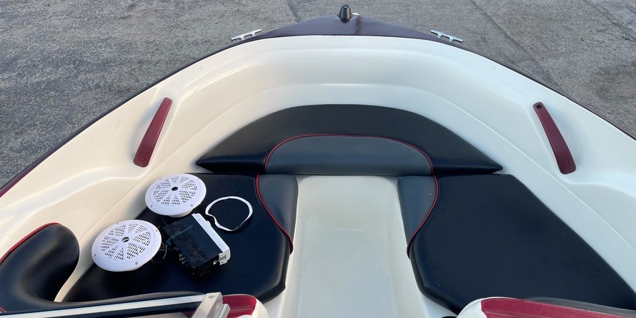 Sea ray 230 signature bowrider