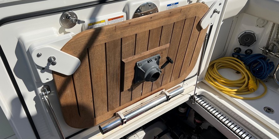 Boston Whaler 330 Outrage