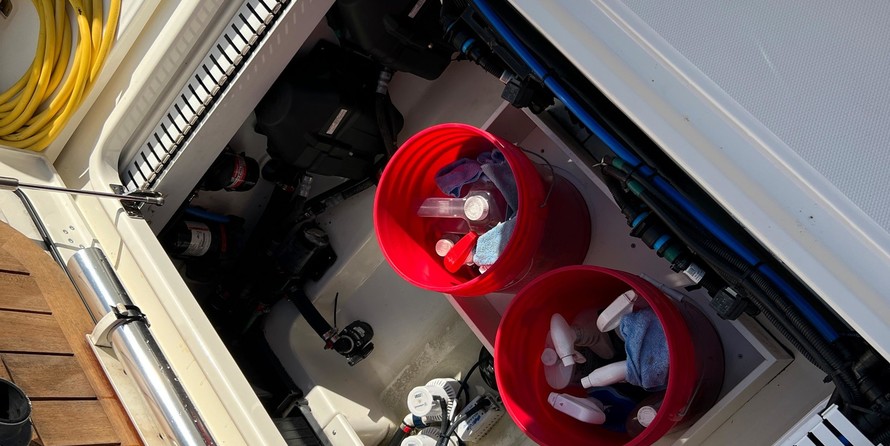 Boston Whaler 330 Outrage