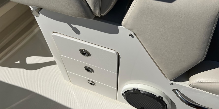 Boston Whaler 330 Outrage